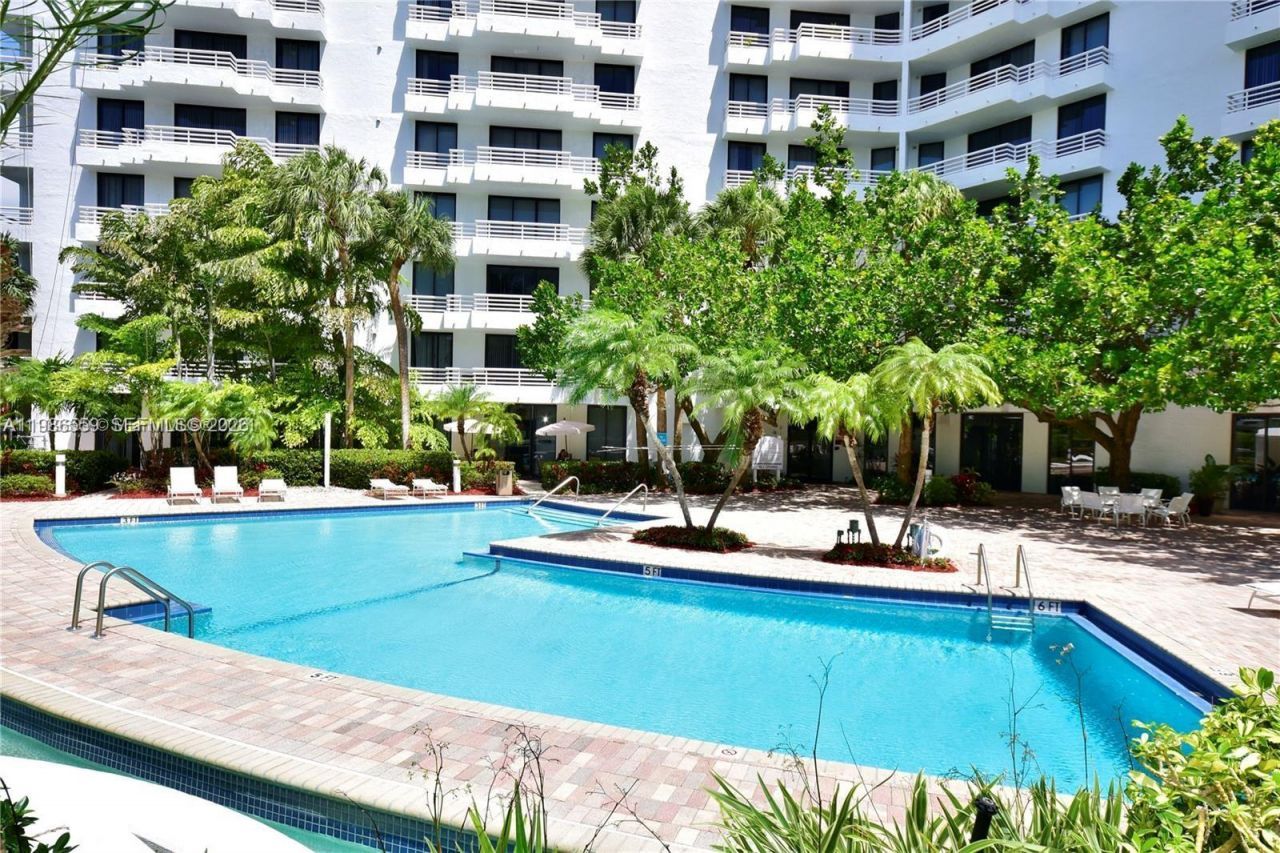 3300 NE 192nd St, Unit LP11, Aventura, FL 33180 Photo
