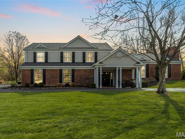 920 Claymark Drive, Town and Country, MO 63131