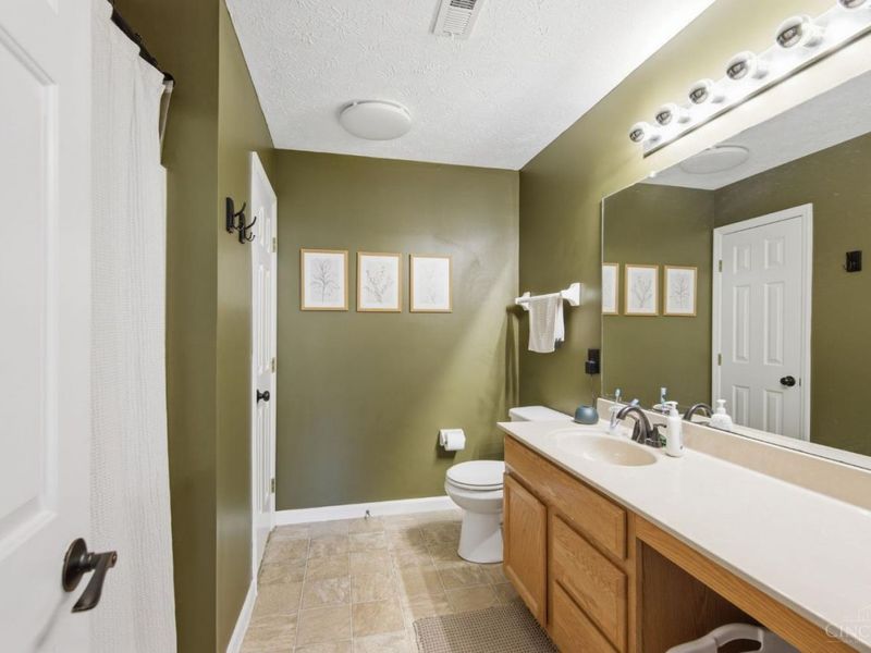 1194 Bugle Bluff Court, Lebanon, OH 45036 Photo 17