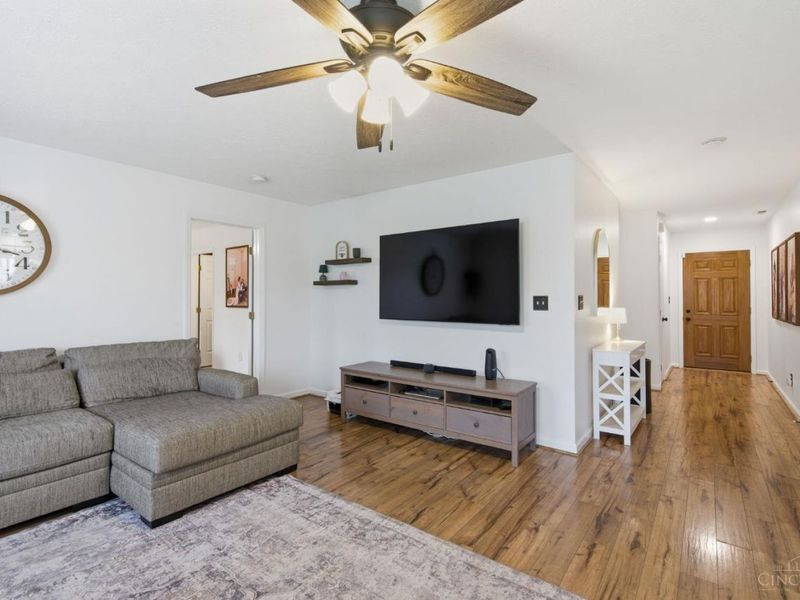 1194 Bugle Bluff Court, Lebanon, OH 45036 Photo 4