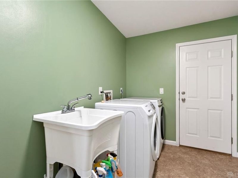 108 Mendy Court, Englewood, OH 45322 Photo 26