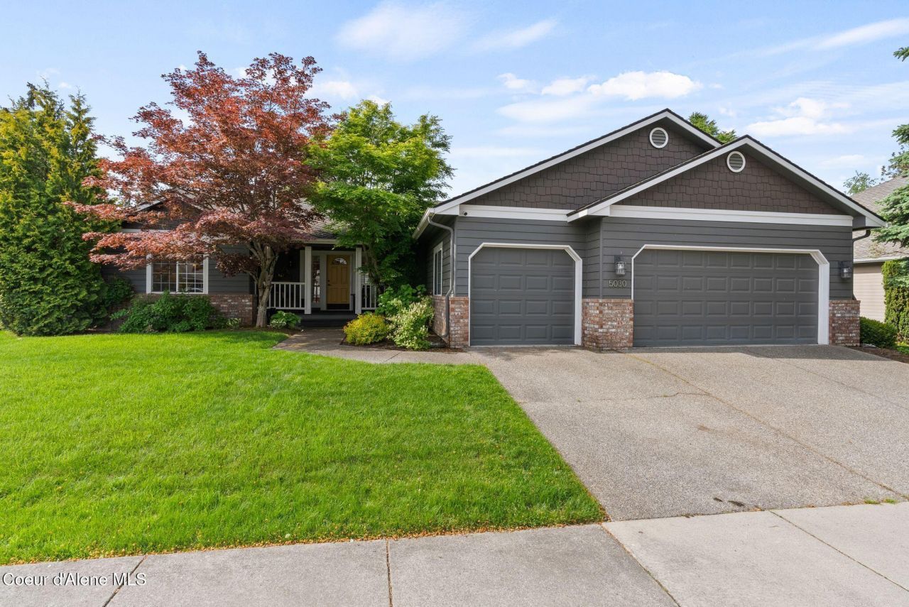 5030 E Frazier Dr  primary photo