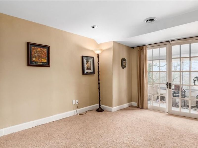 6405 N River Road, Zanesville, OH 43701 Photo 31