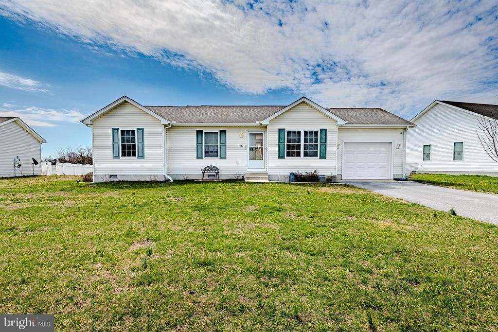 204 Friendship Way, Harrington, DE 19952 Main Photo