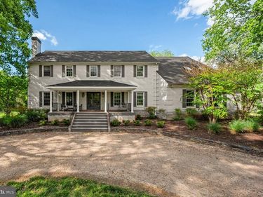 11748 THOMAS AVENUE, GREAT FALLS, VA 22066