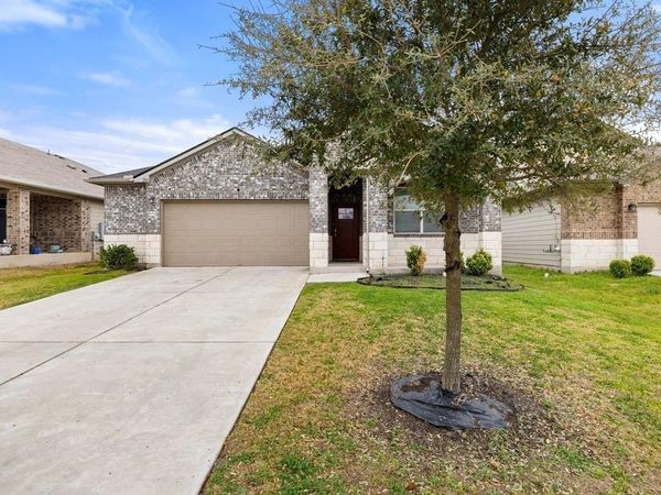 204 Rochester LN, Hutto, TX 78634