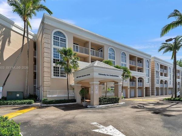 1280 S Alhambra Circle, Unit 2211, Coral Gables, FL 33146