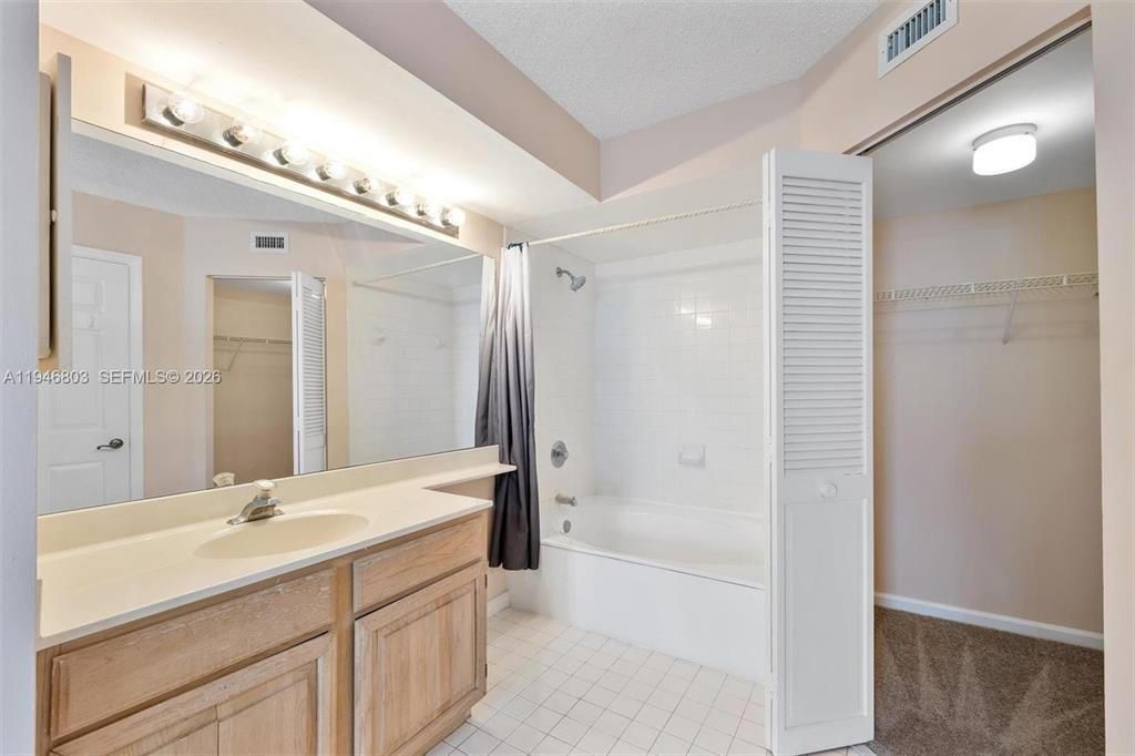 1280 S Alhambra Circle, Unit 2211, Coral Gables, FL 33146 Photo