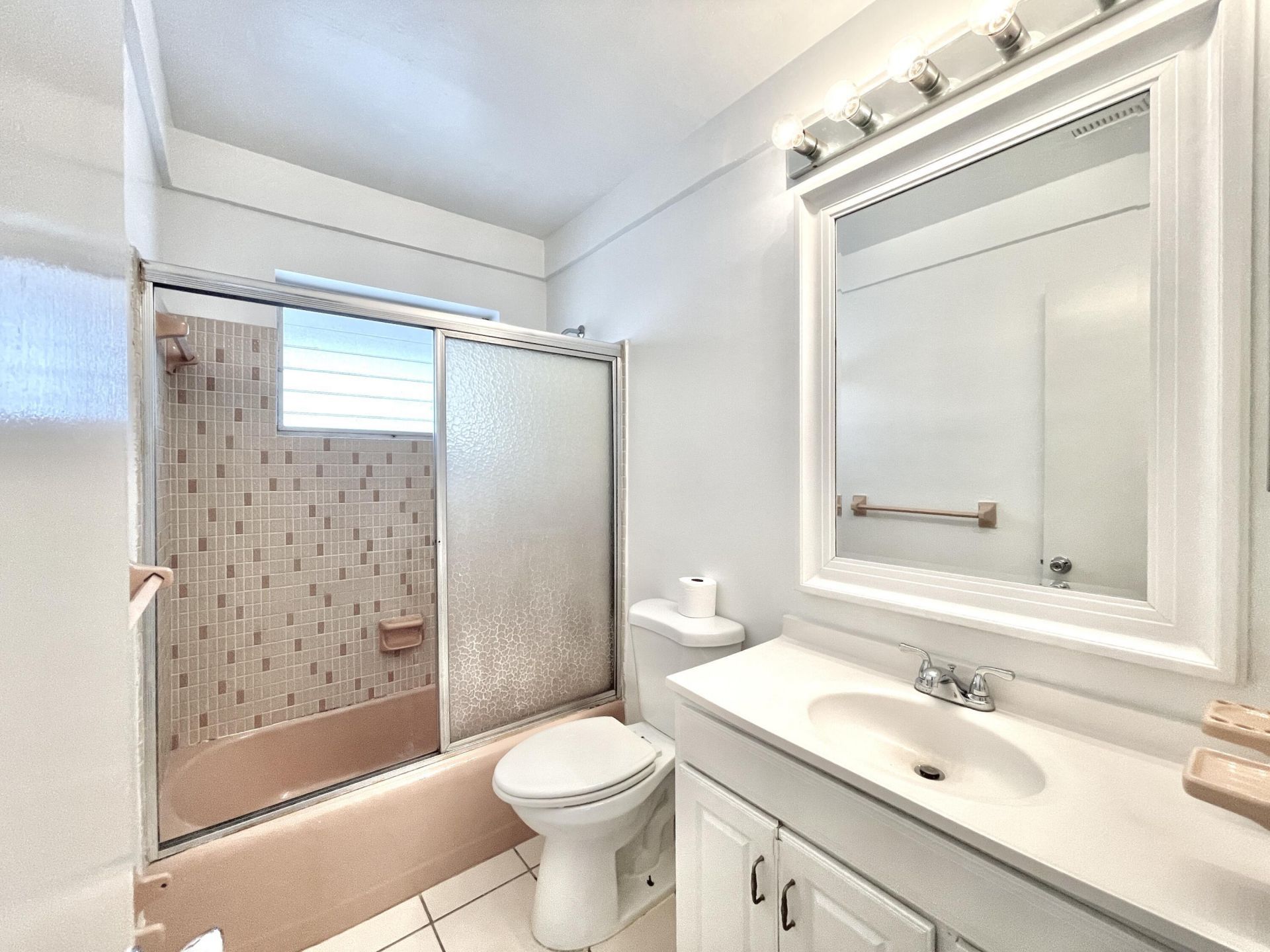 1021 Crystal Lake Drive, Unit 315, Deerfield Beach, FL 33064 Photo