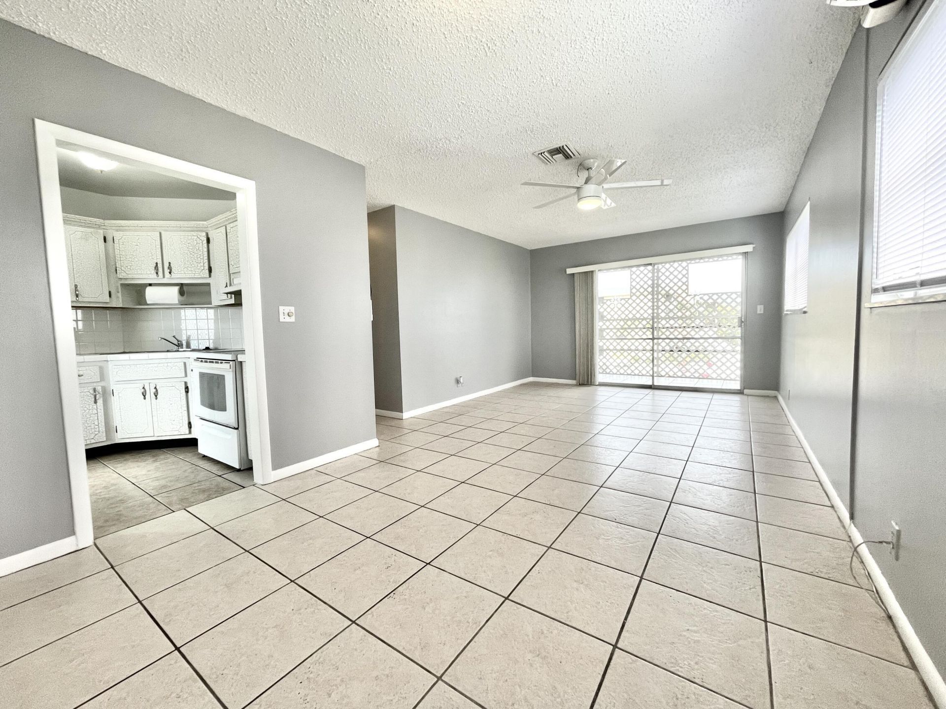 1021 Crystal Lake Drive, Unit 315, Deerfield Beach, FL 33064 Photo