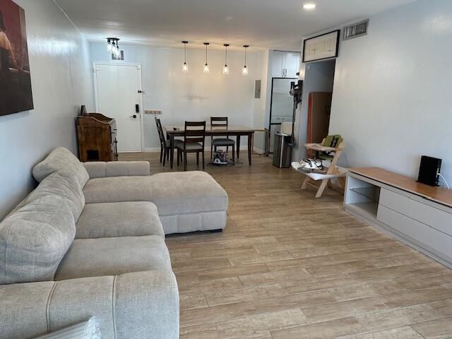 2220 NE 68th Street, Unit 1023, Fort Lauderdale, FL 33308 Photo