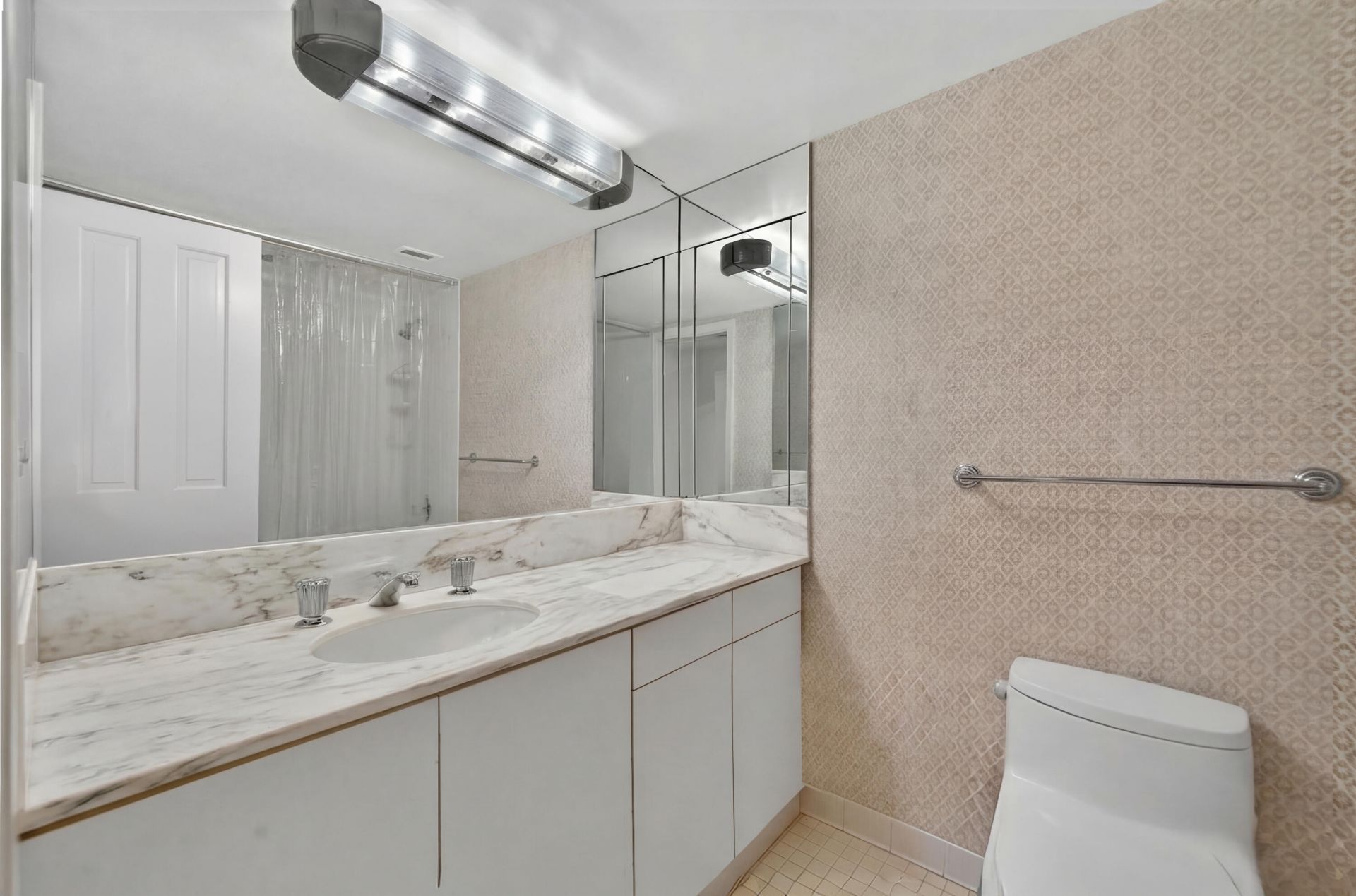 5500 Collins Avenue, Unit 302, Miami Beach, FL 33140 Photo