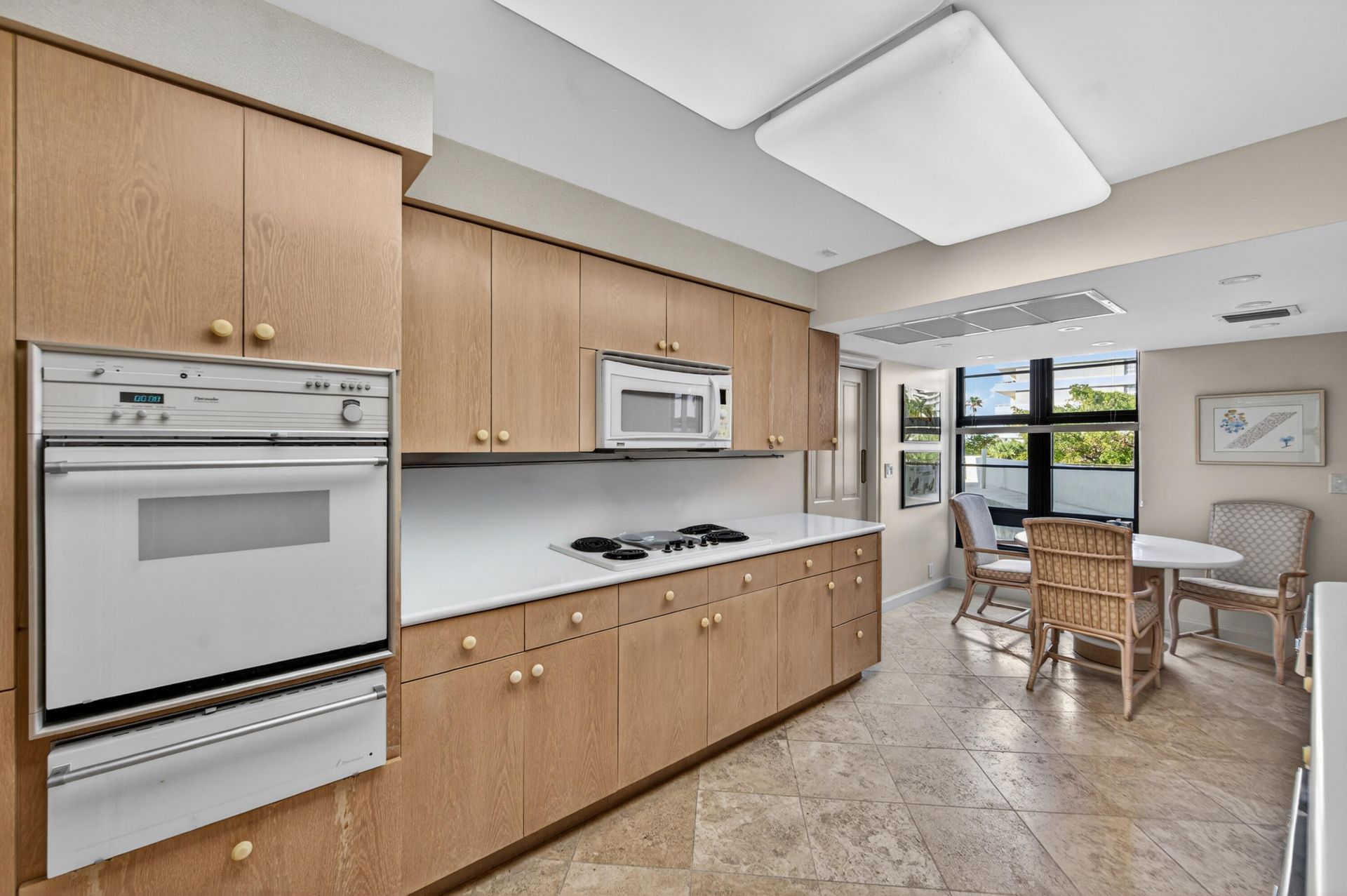5500 Collins Avenue, Unit 302, Miami Beach, FL 33140 Photo