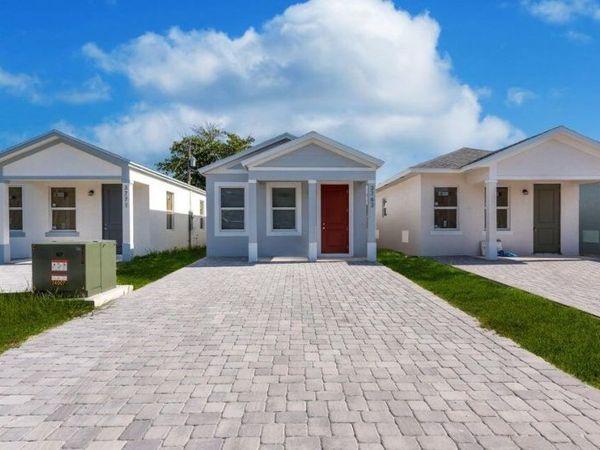 2689 Hiawatha Avenue, Westgate, FL 33409