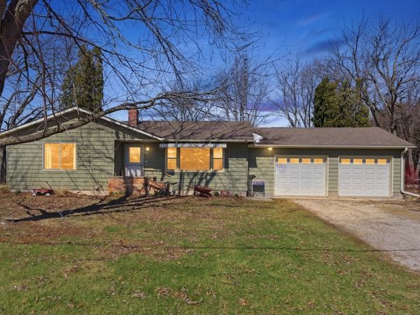 281 W Hardanger Gate , Lee, IL 60530