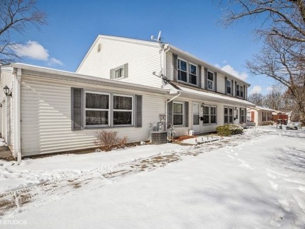 1797 Queensbury Circle , Hoffman Estates, IL 60169