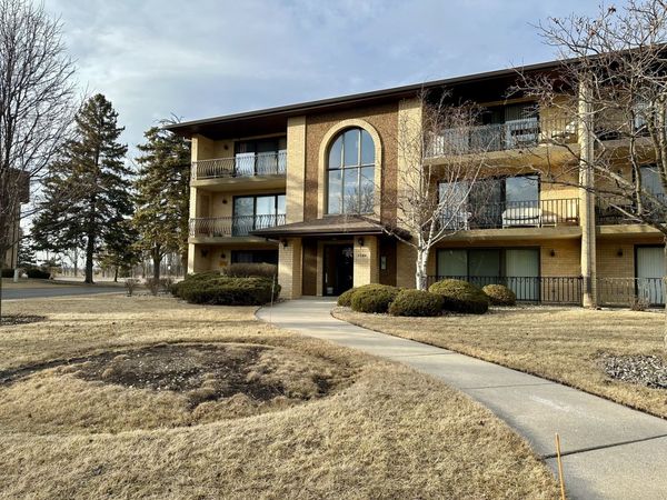 7304 Evergreen Drive, Unit 2B, Orland Park, IL 60462
