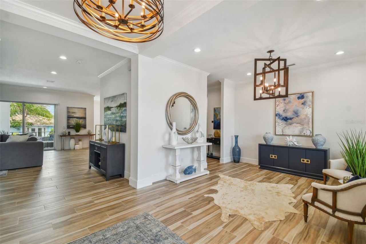 4835 W Bay Villa Avenue, Tampa, FL 33611 Photo