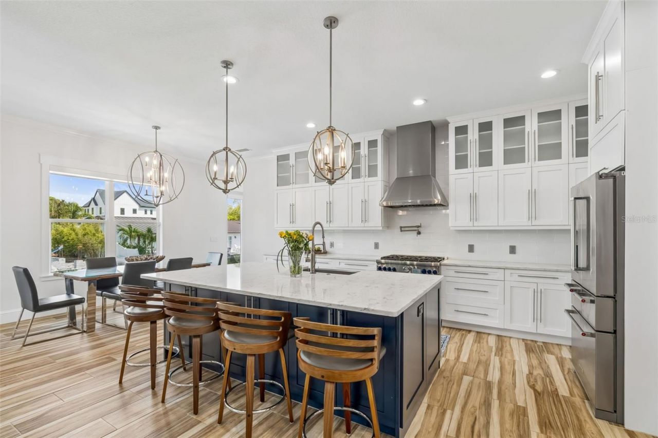 4835 W Bay Villa Avenue, Tampa, FL 33611 Photo