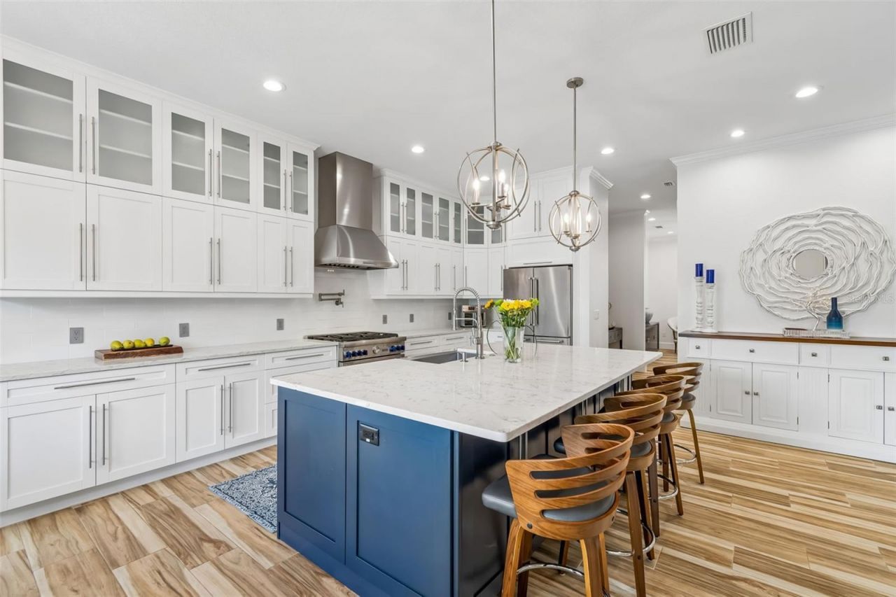 4835 W Bay Villa Avenue, Tampa, FL 33611 Photo