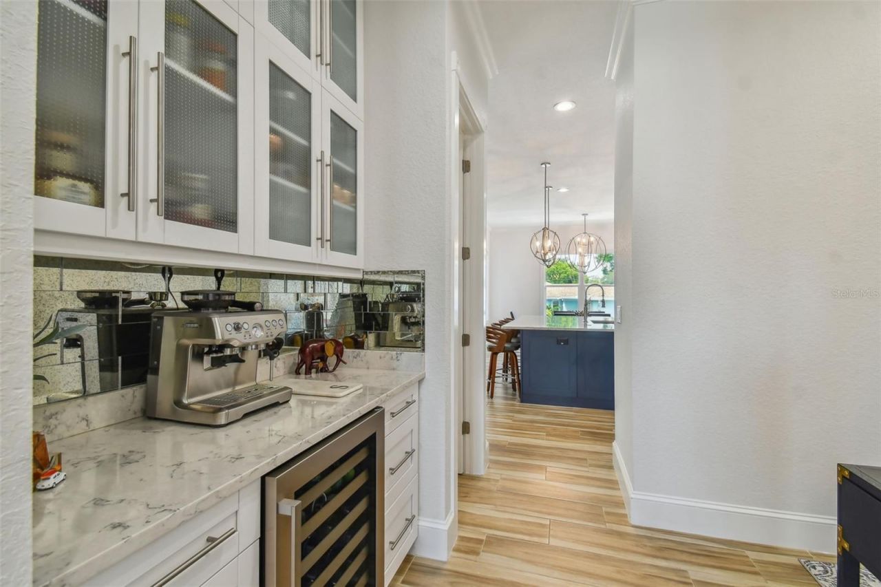 4835 W Bay Villa Avenue, Tampa, FL 33611 Photo