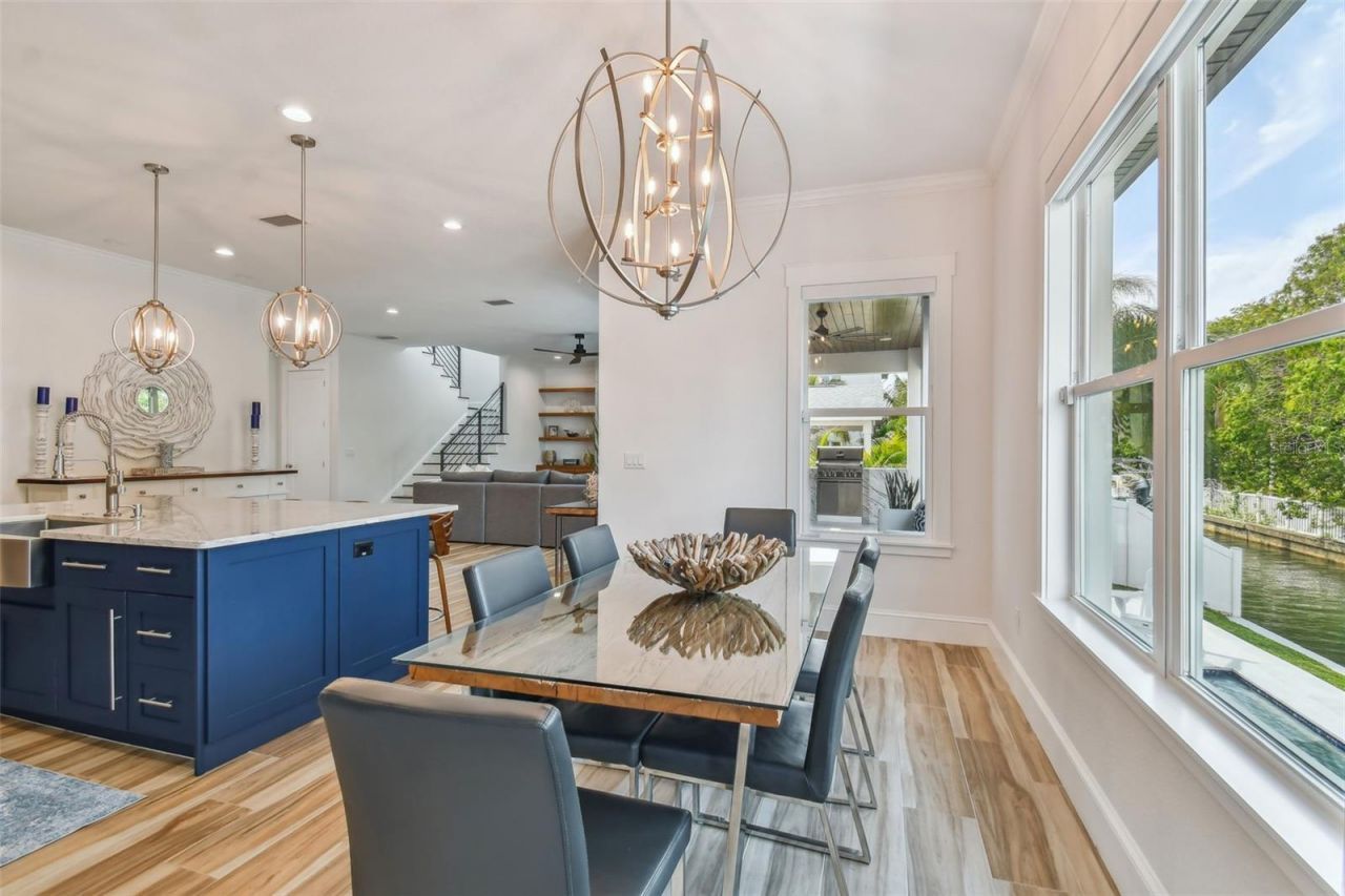 4835 W Bay Villa Avenue, Tampa, FL 33611 Photo