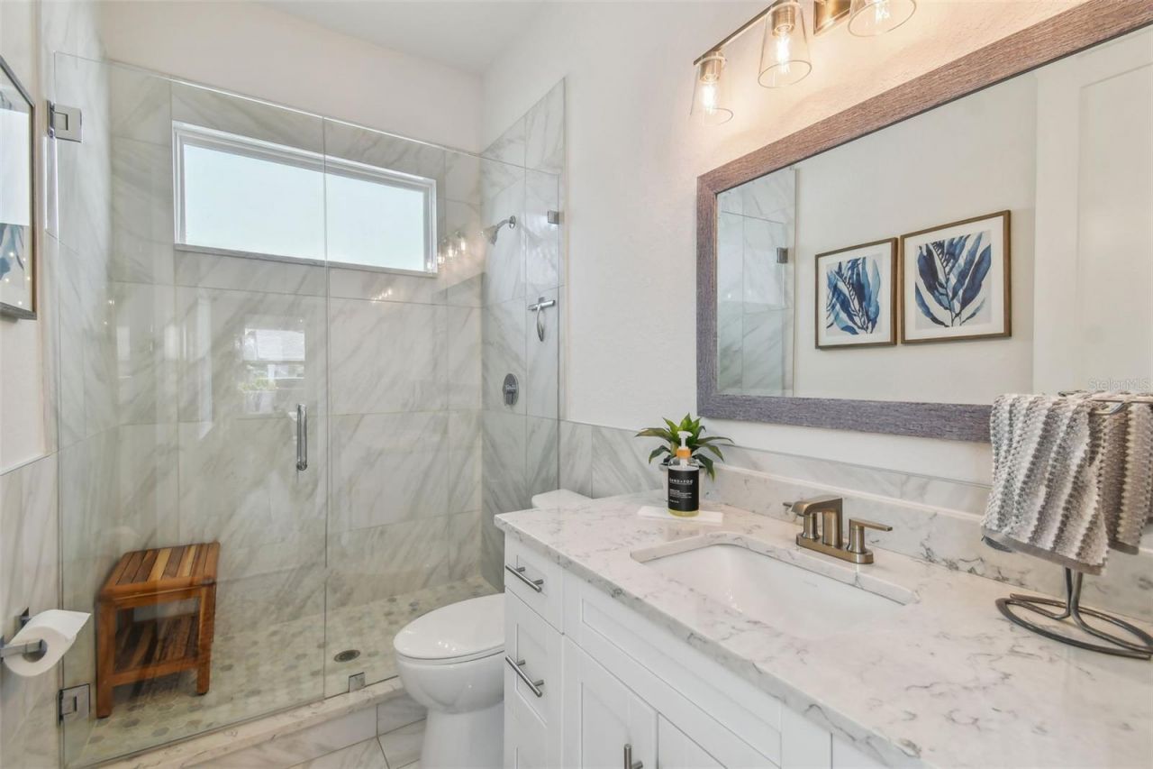 4835 W Bay Villa Avenue, Tampa, FL 33611 Photo