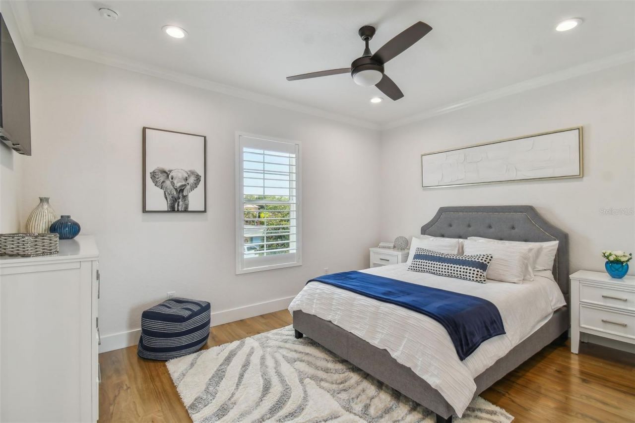 4835 W Bay Villa Avenue, Tampa, FL 33611 Photo