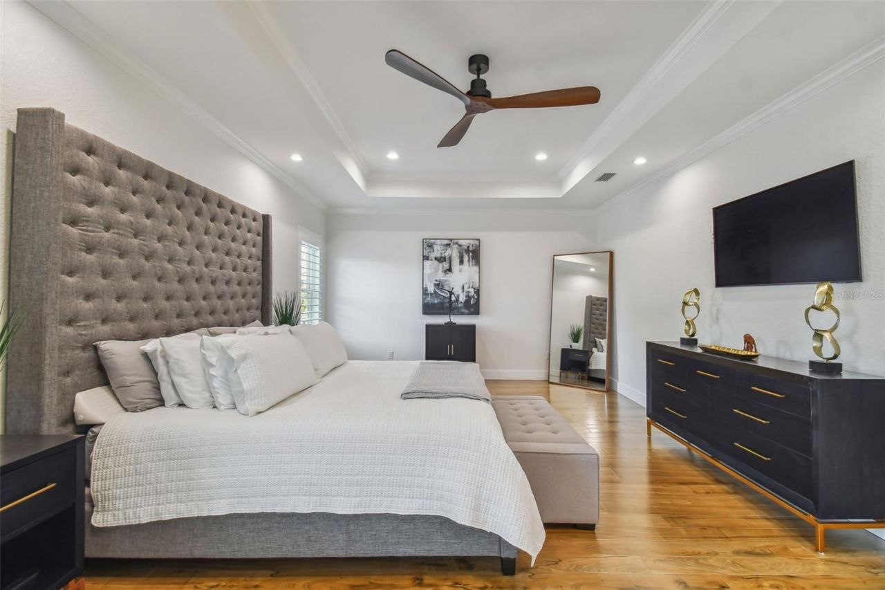 4835 W Bay Villa Avenue, Tampa, FL 33611 Photo