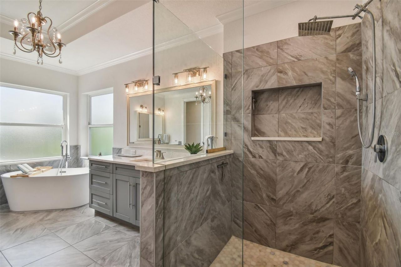 4835 W Bay Villa Avenue, Tampa, FL 33611 Photo