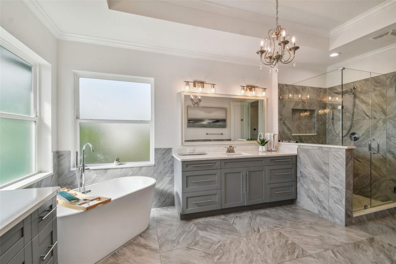 4835 W Bay Villa Avenue, Tampa, FL 33611 Photo