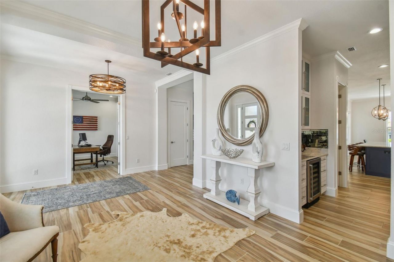 4835 W Bay Villa Avenue, Tampa, FL 33611 Photo