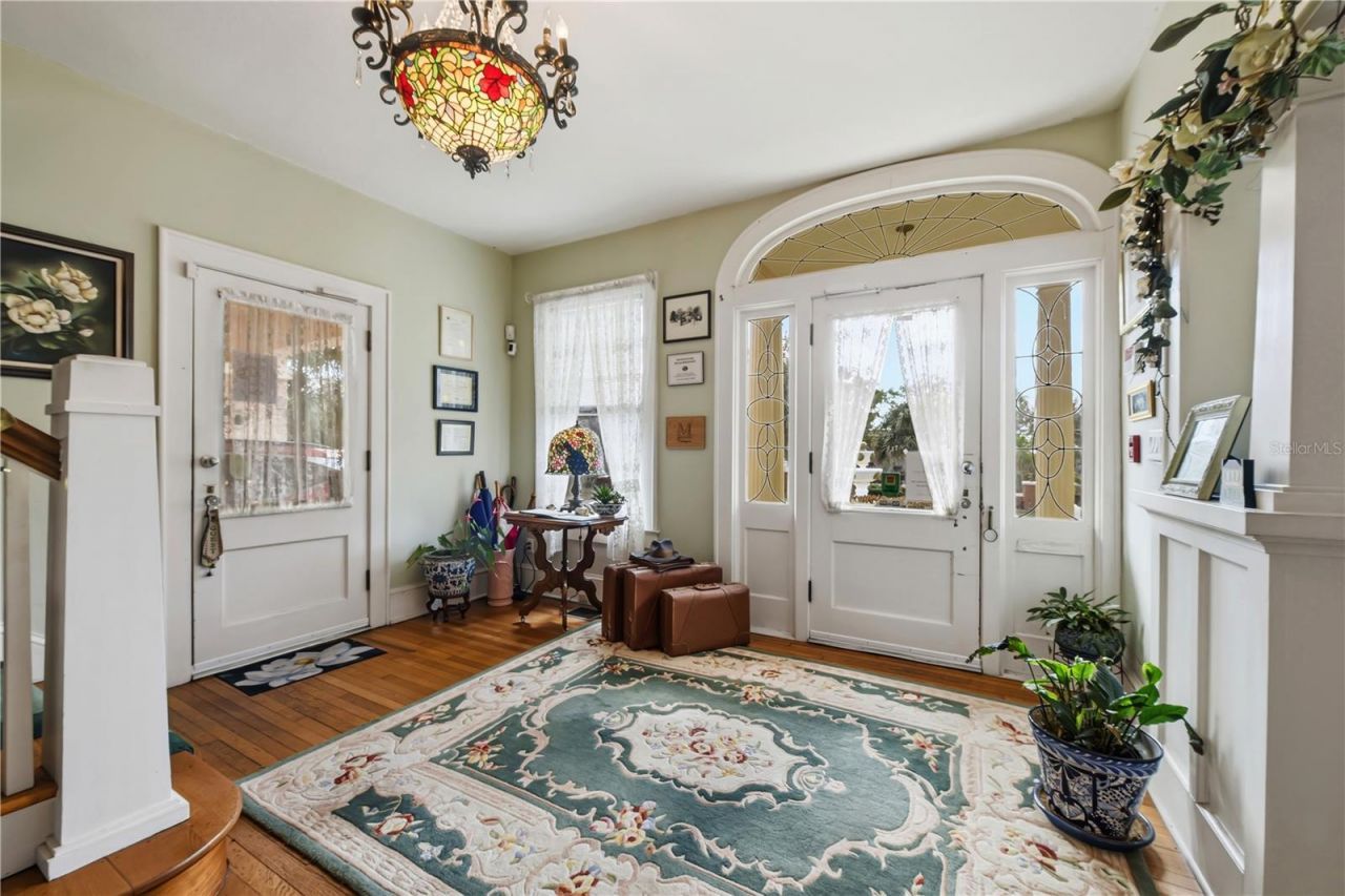 347 E 3rd Avenue, Mount Dora, FL 32757 Photo