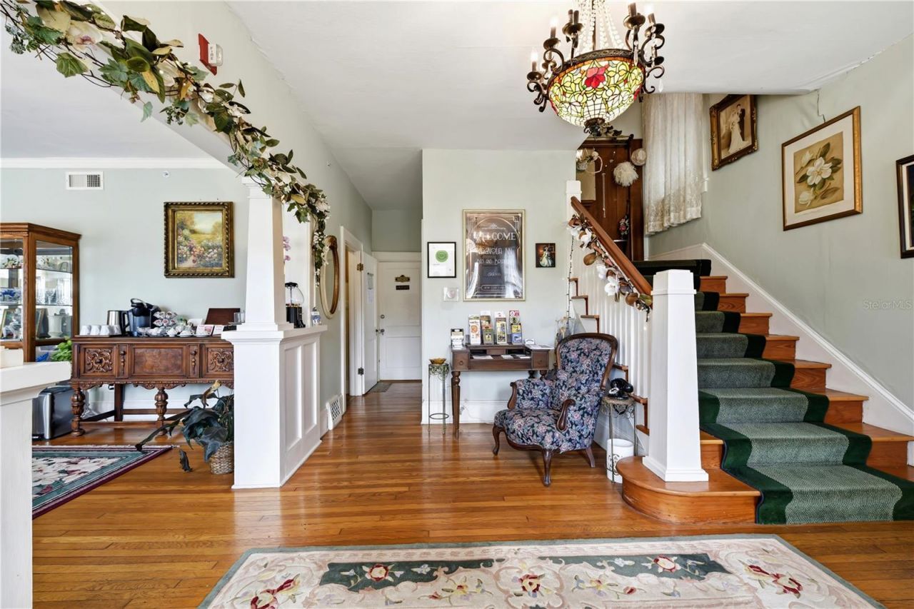 347 E 3rd Avenue, Mount Dora, FL 32757 Photo