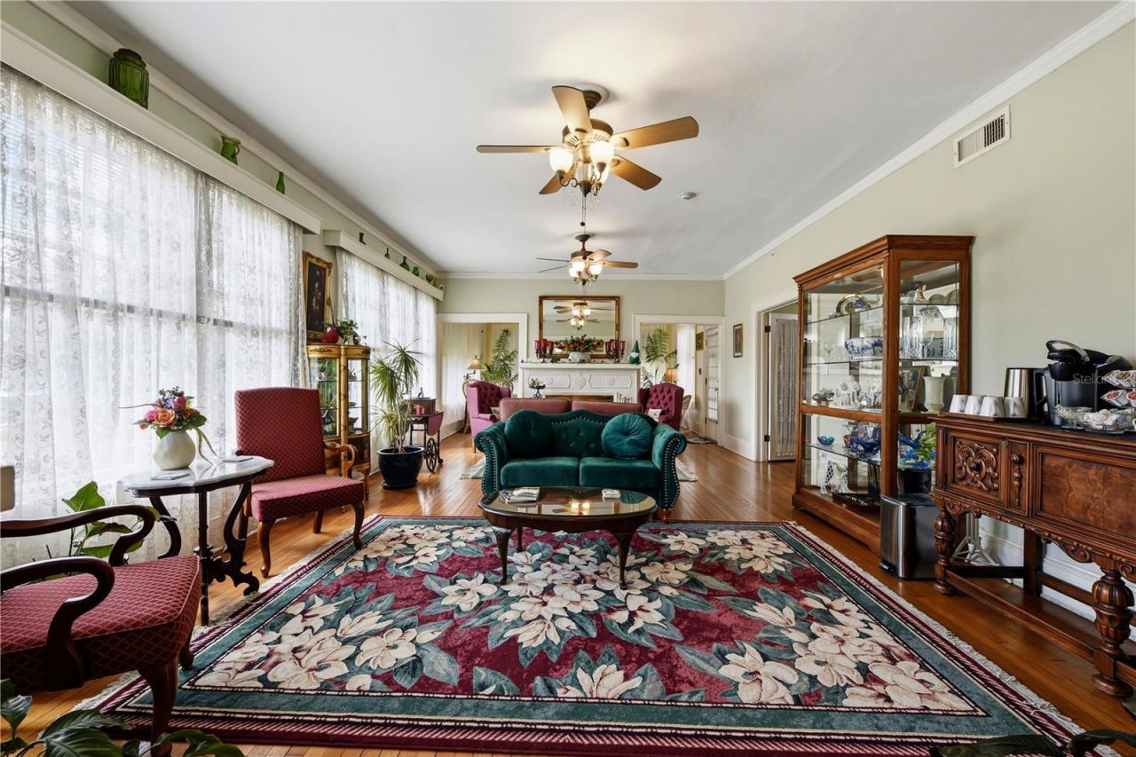 347 E 3rd Avenue, Mount Dora, FL 32757 Photo