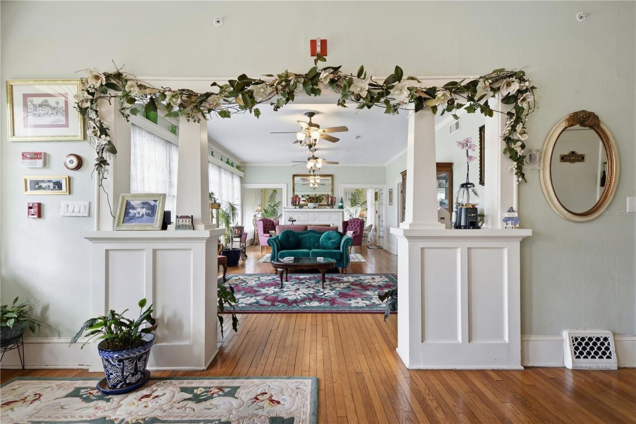 347 E 3rd Avenue, Mount Dora, FL 32757 Photo