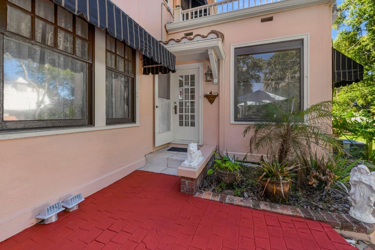 347 E 3rd Avenue, Mount Dora, FL 32757 Photo