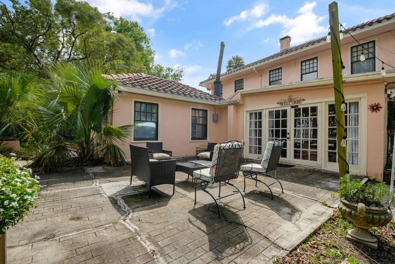 347 E 3rd Avenue, Mount Dora, FL 32757 Photo