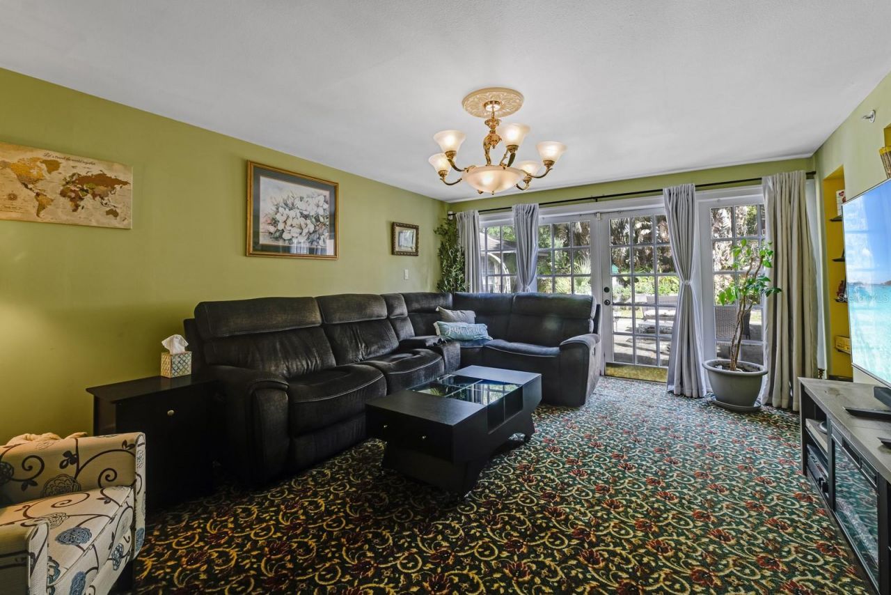 347 E 3rd Avenue, Mount Dora, FL 32757 Photo