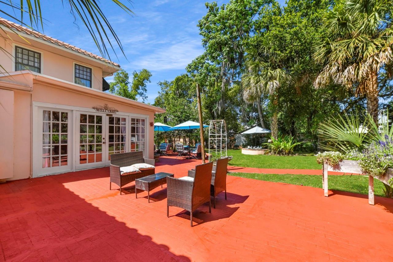 347 E 3rd Avenue, Mount Dora, FL 32757 Photo