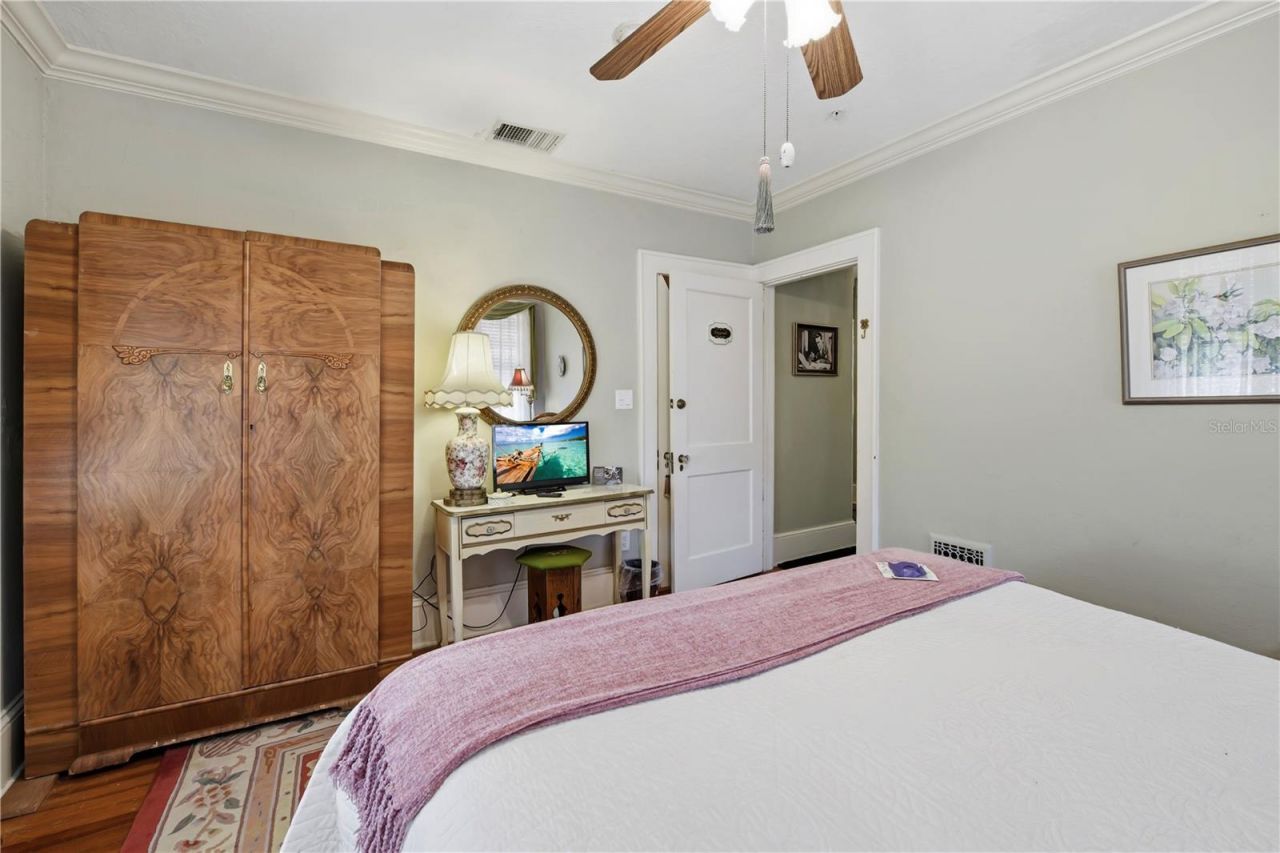 347 E 3rd Avenue, Mount Dora, FL 32757 Photo