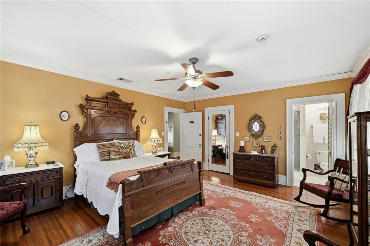 347 E 3rd Avenue, Mount Dora, FL 32757 Photo