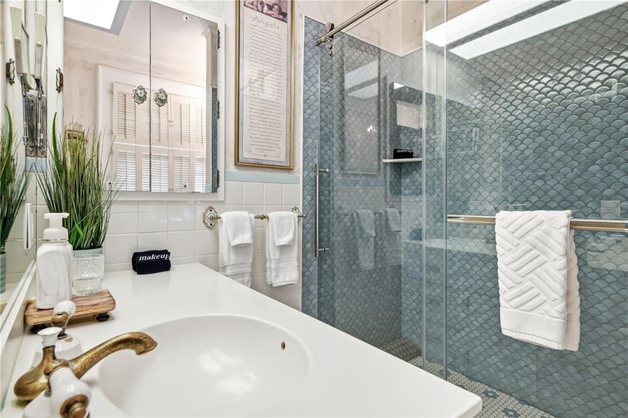 347 E 3rd Avenue, Mount Dora, FL 32757 Photo