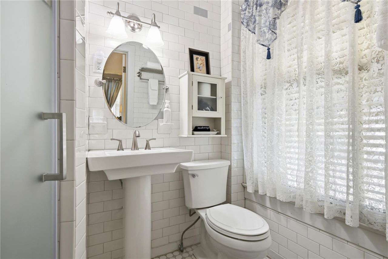 347 E 3rd Avenue, Mount Dora, FL 32757 Photo