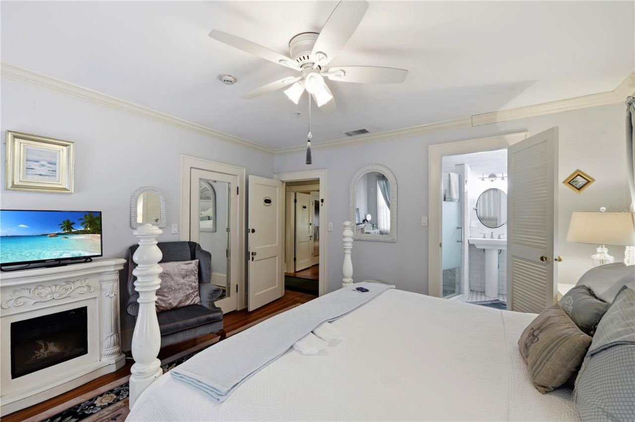 347 E 3rd Avenue, Mount Dora, FL 32757 Photo