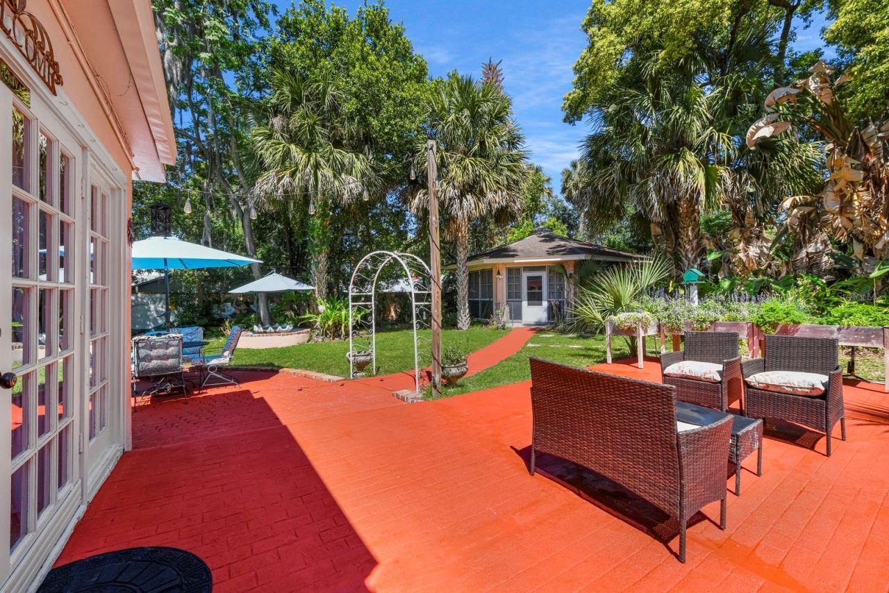 347 E 3rd Avenue, Mount Dora, FL 32757 Photo