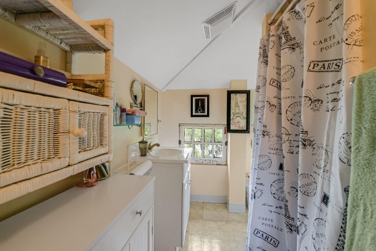 347 E 3rd Avenue, Mount Dora, FL 32757 Photo