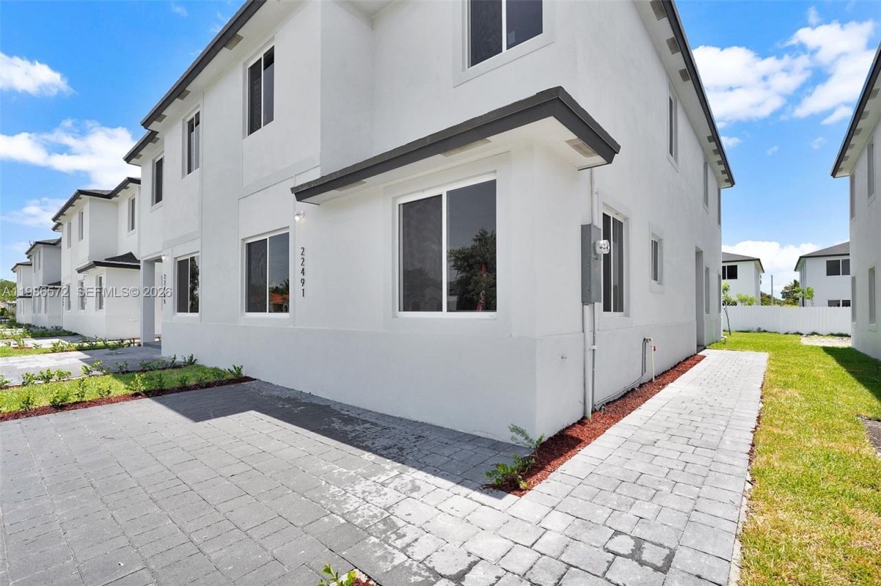 22555 SW 125th Ave , Miami, FL 33170 Photo