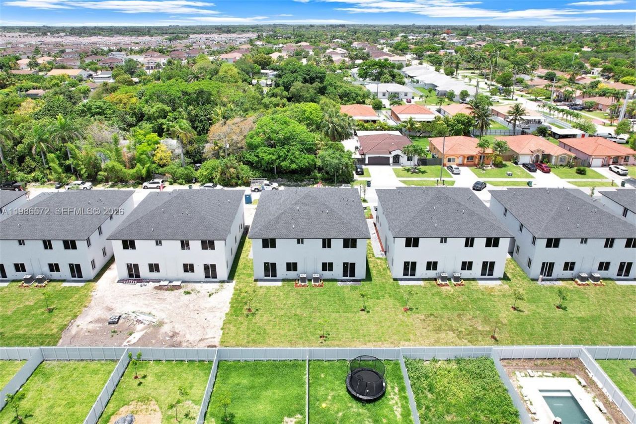 22555 SW 125th Ave , Miami, FL 33170 Photo