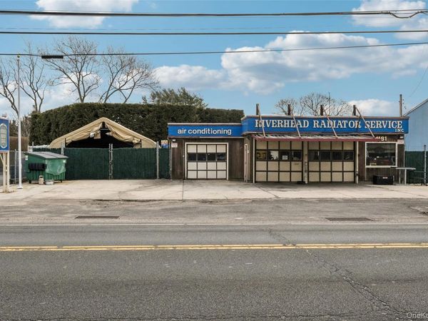 1181 E Main Street, Riverhead, NY 11901